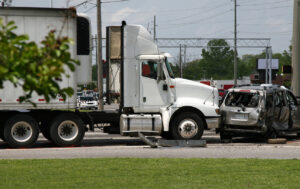How Mincone Personal Injury Lawyers Can Help After an Accident Caused by a Tired Truck Driver In Tampa